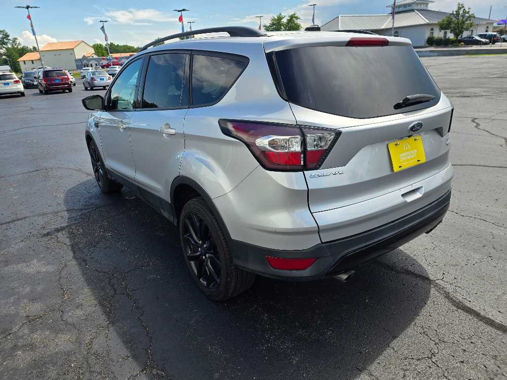 FORD ESCAPE SE