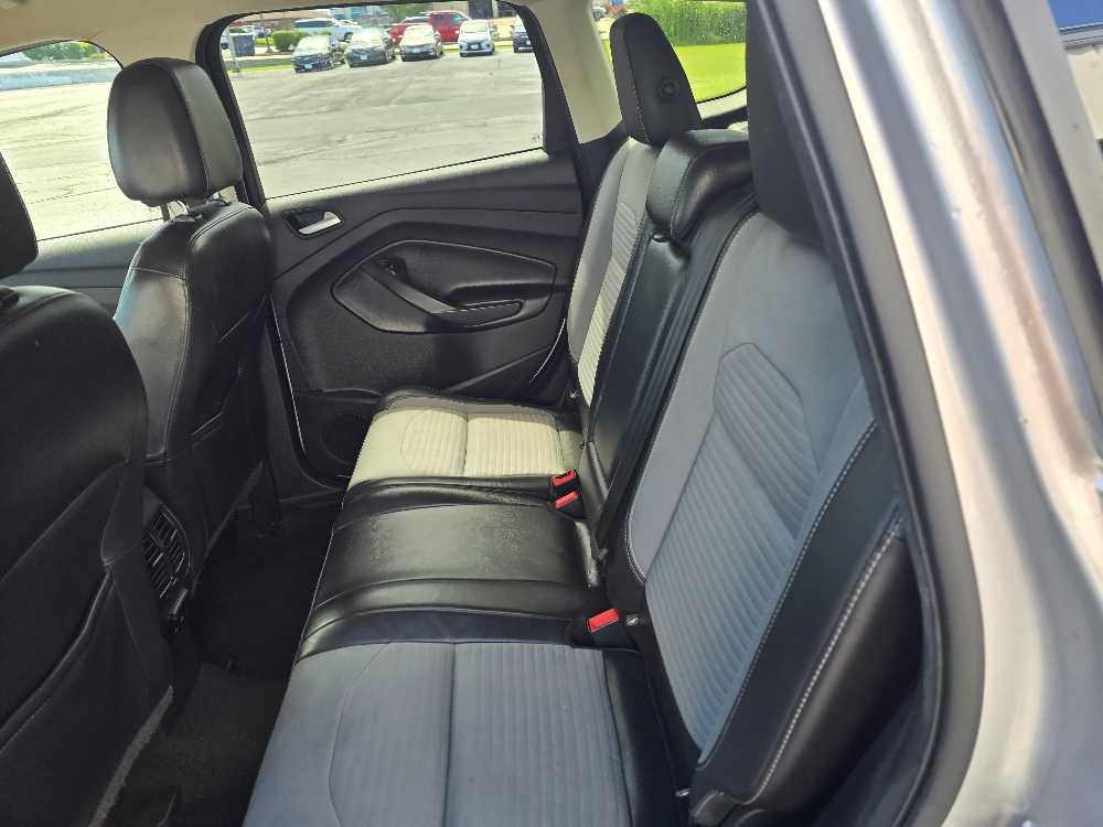 FORD ESCAPE SE