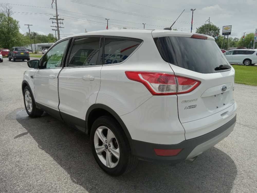 FORD ESCAPE SE