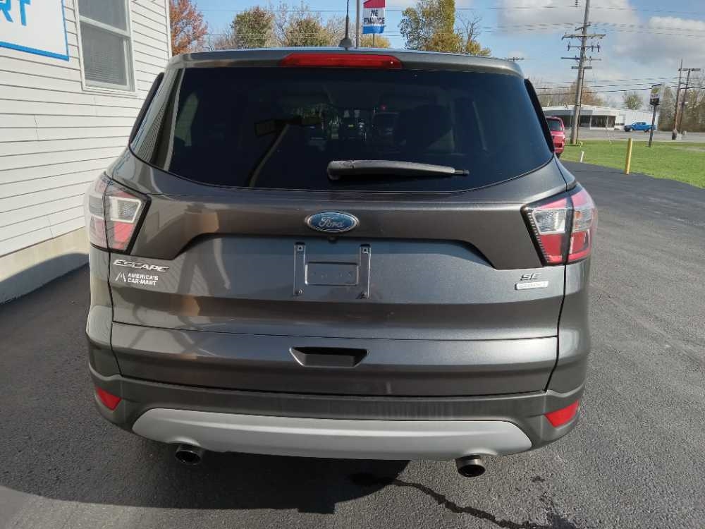 FORD ESCAPE SE