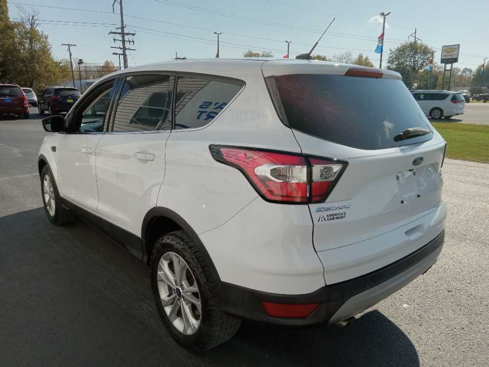 FORD ESCAPE SE