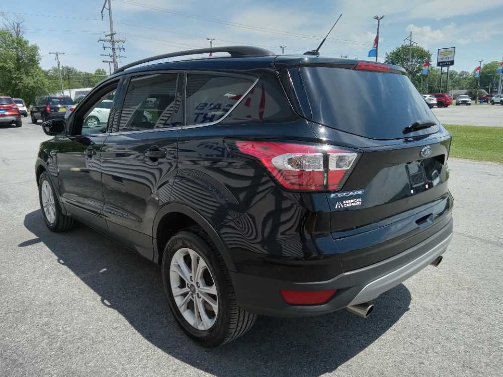 FORD ESCAPE SE