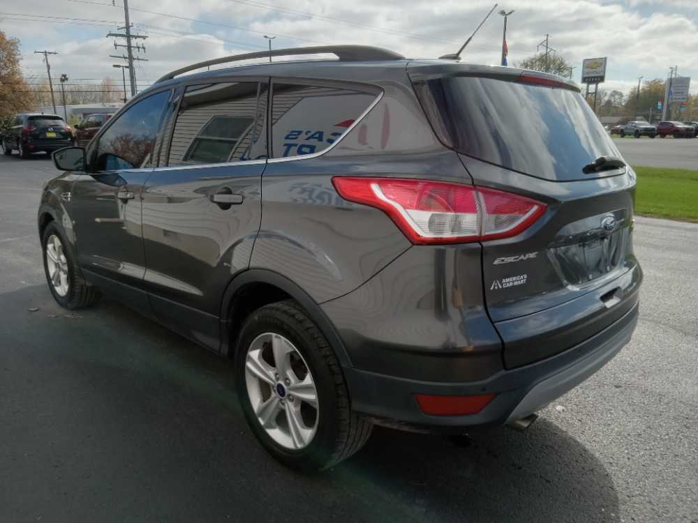 FORD ESCAPE SE