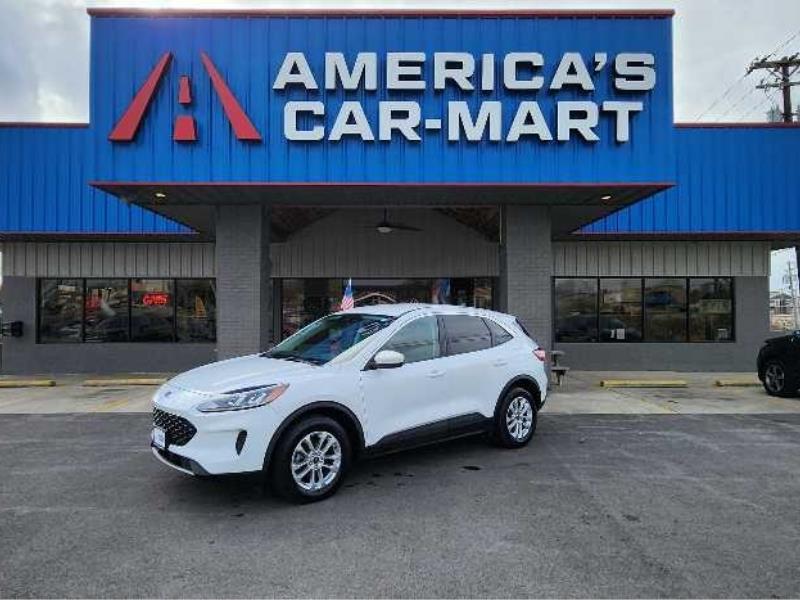 2021 Ford Escape SE's photo