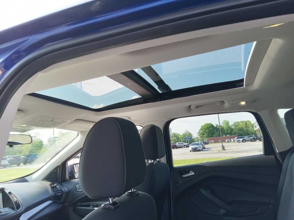 FORD ESCAPE SE