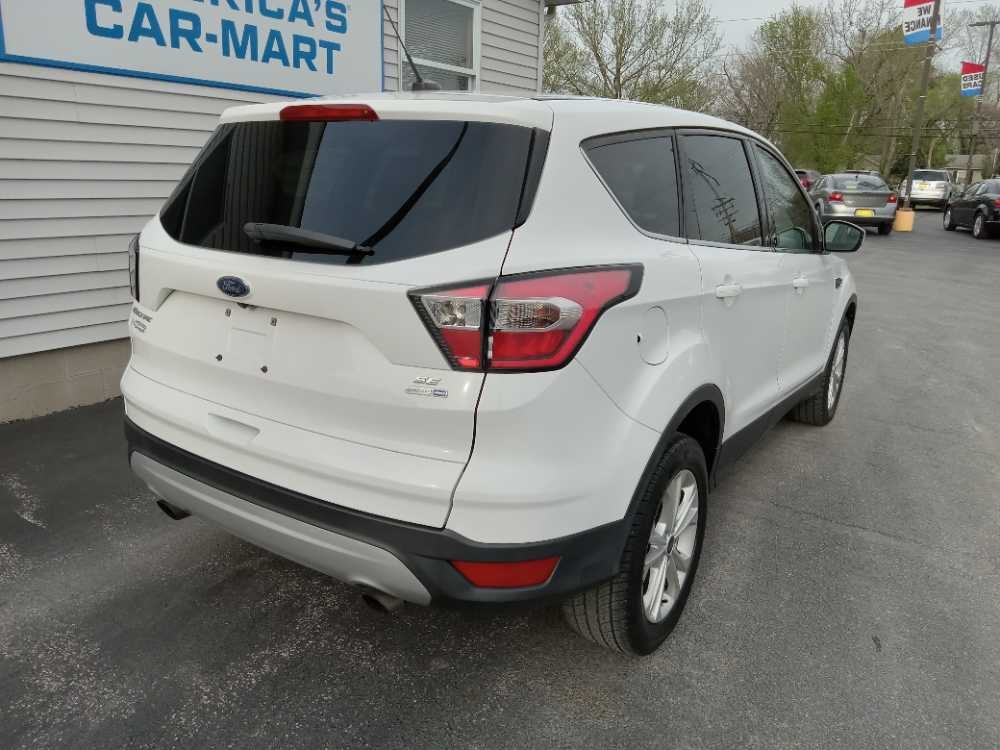FORD ESCAPE SE