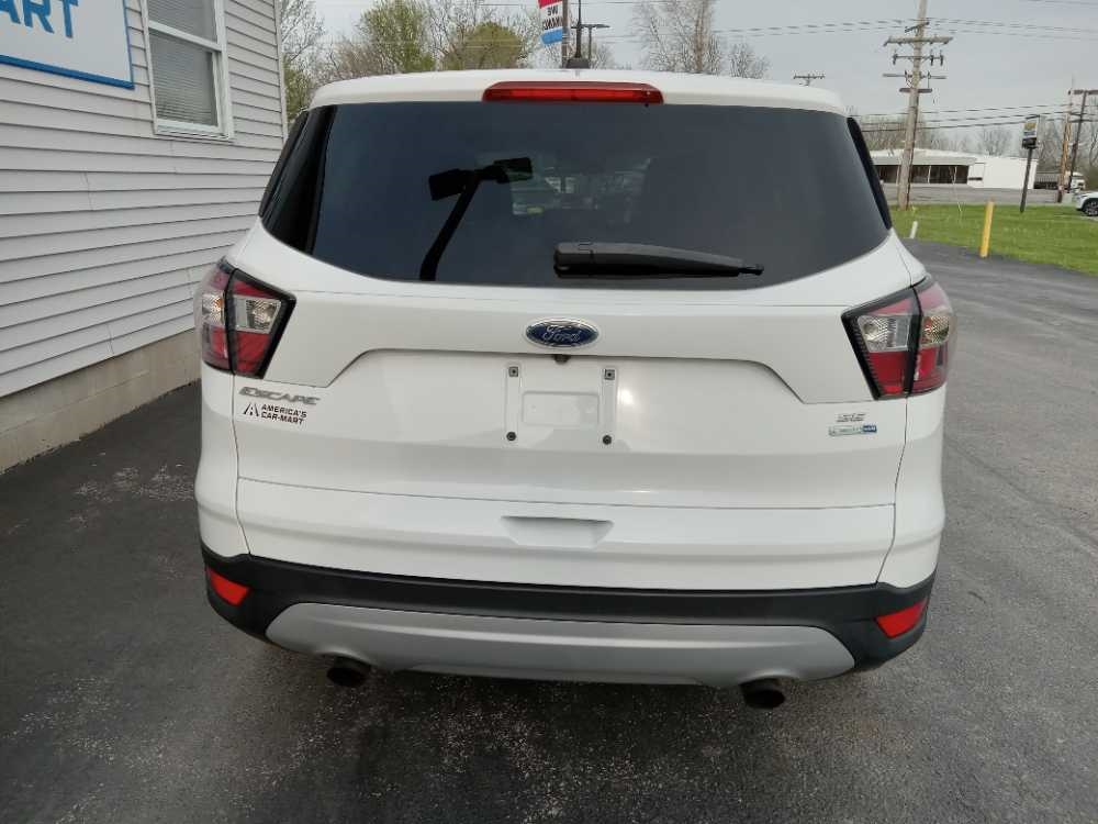 FORD ESCAPE SE