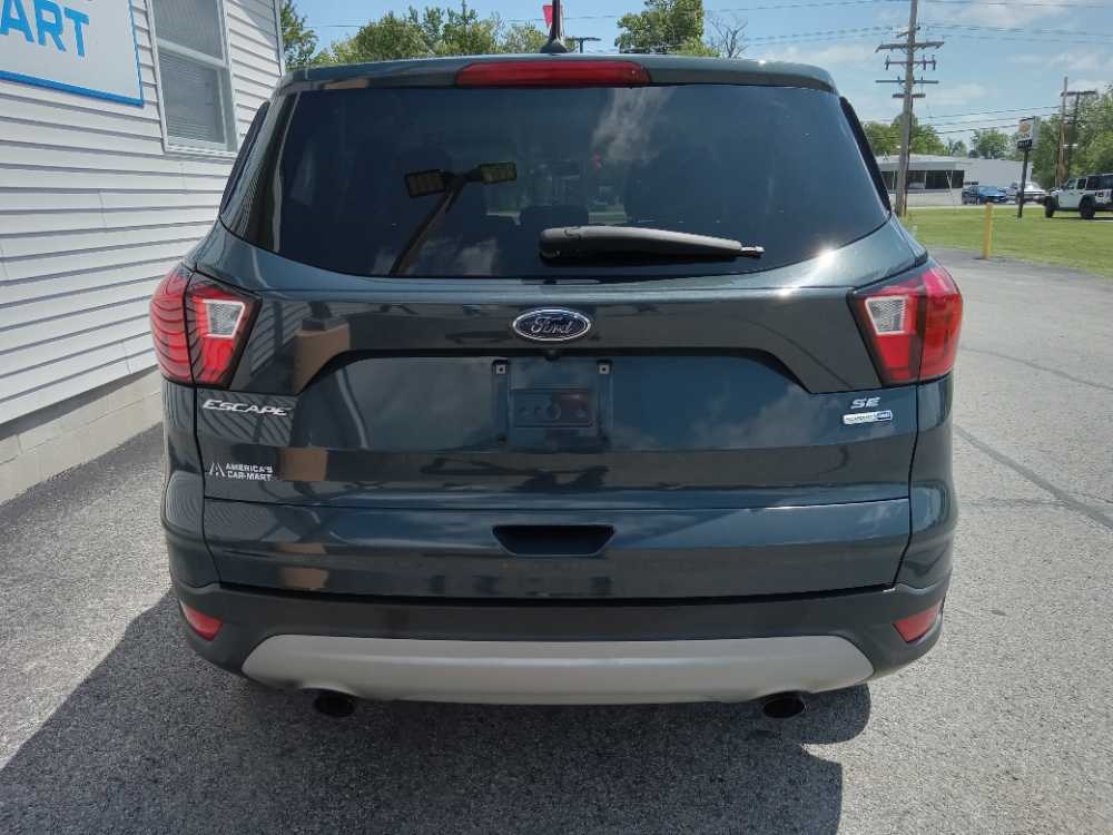 FORD ESCAPE SE