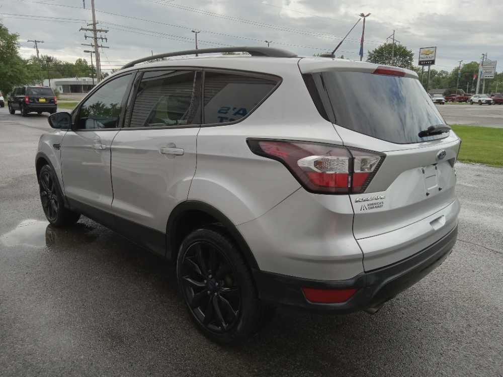 FORD ESCAPE SE