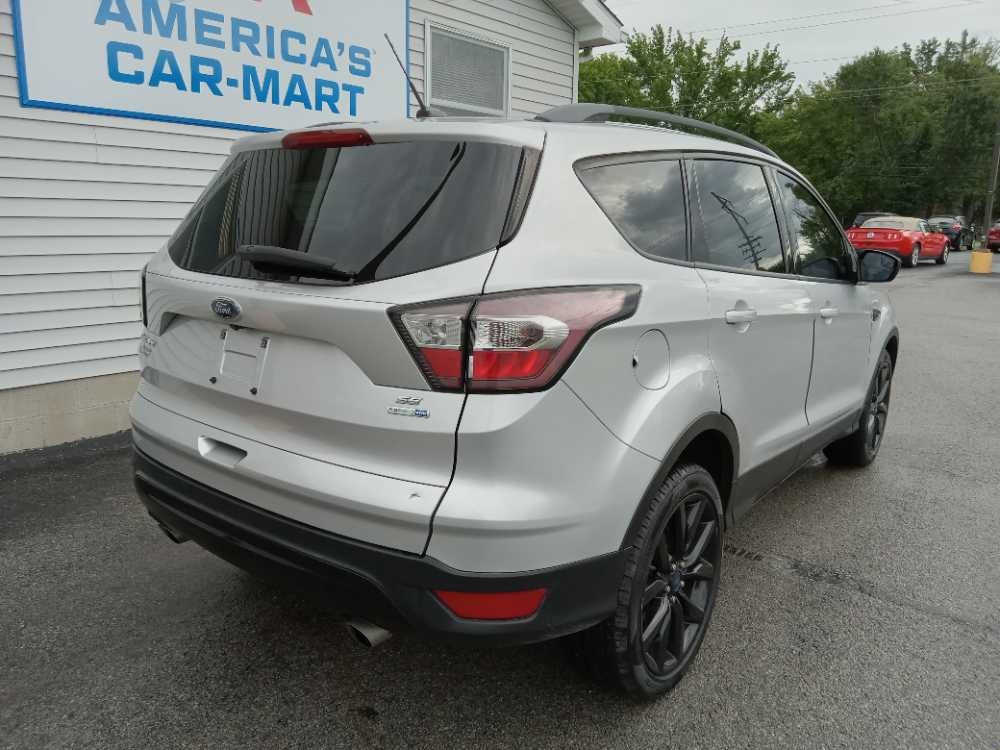 FORD ESCAPE SE