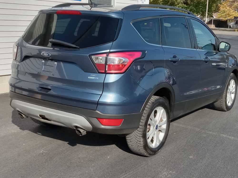 FORD ESCAPE SE