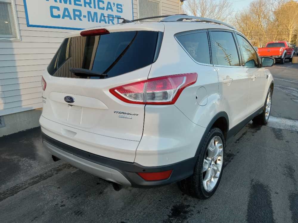 FORD ESCAPE TITANIUM