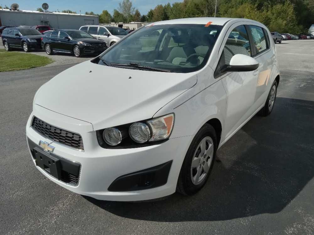 2016 Chevrolet Sonic LS's photo