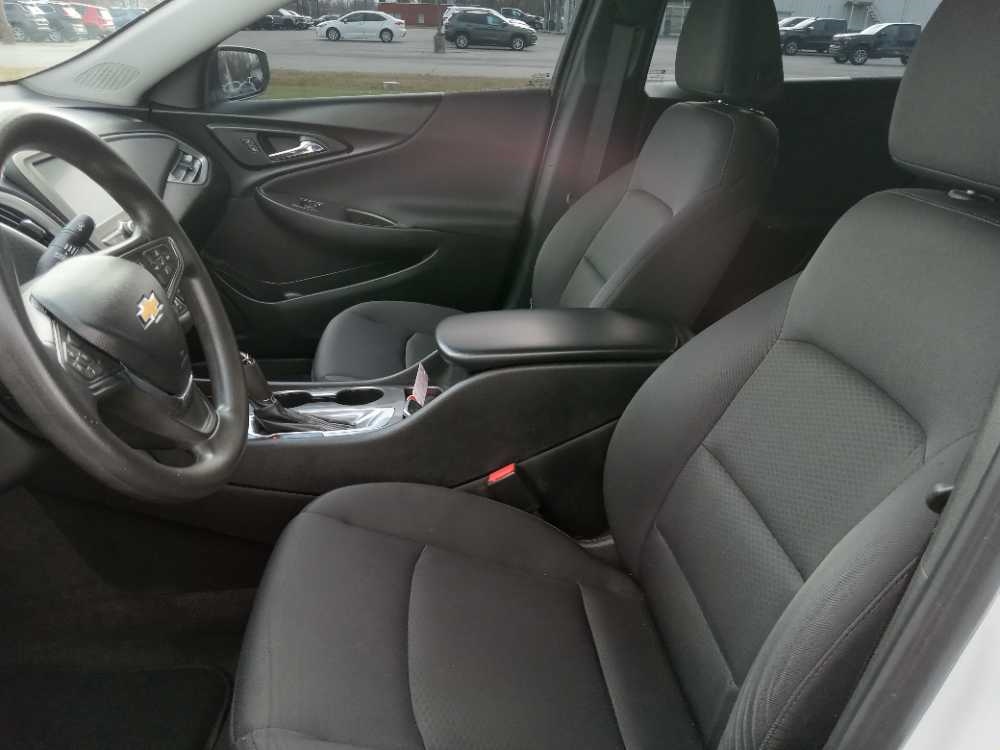 CHEVROLET MALIBU LS (1LS)