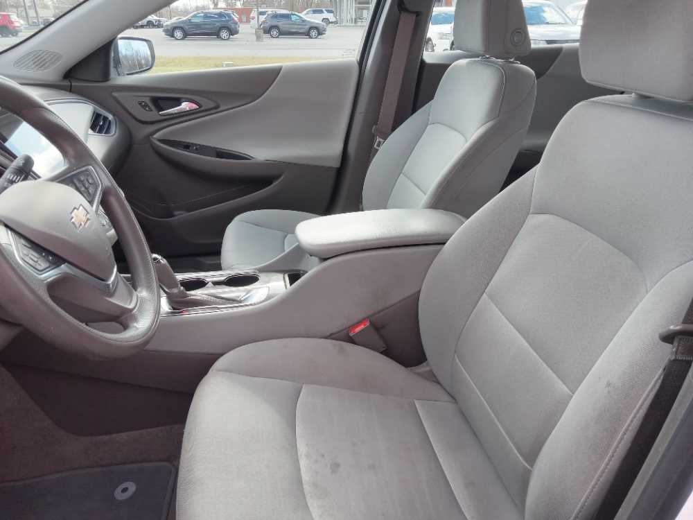 CHEVROLET MALIBU LS (1FL)