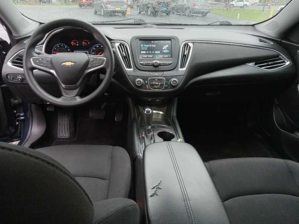 2017 CHEVROLET MALIBU LT (1LT)