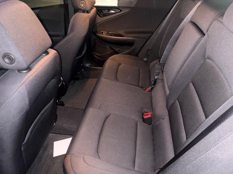 2017 Chevrolet Malibu 1LT's photo