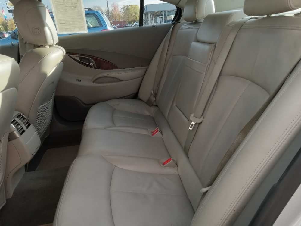 BUICK LACROSSE PREMIUM 1