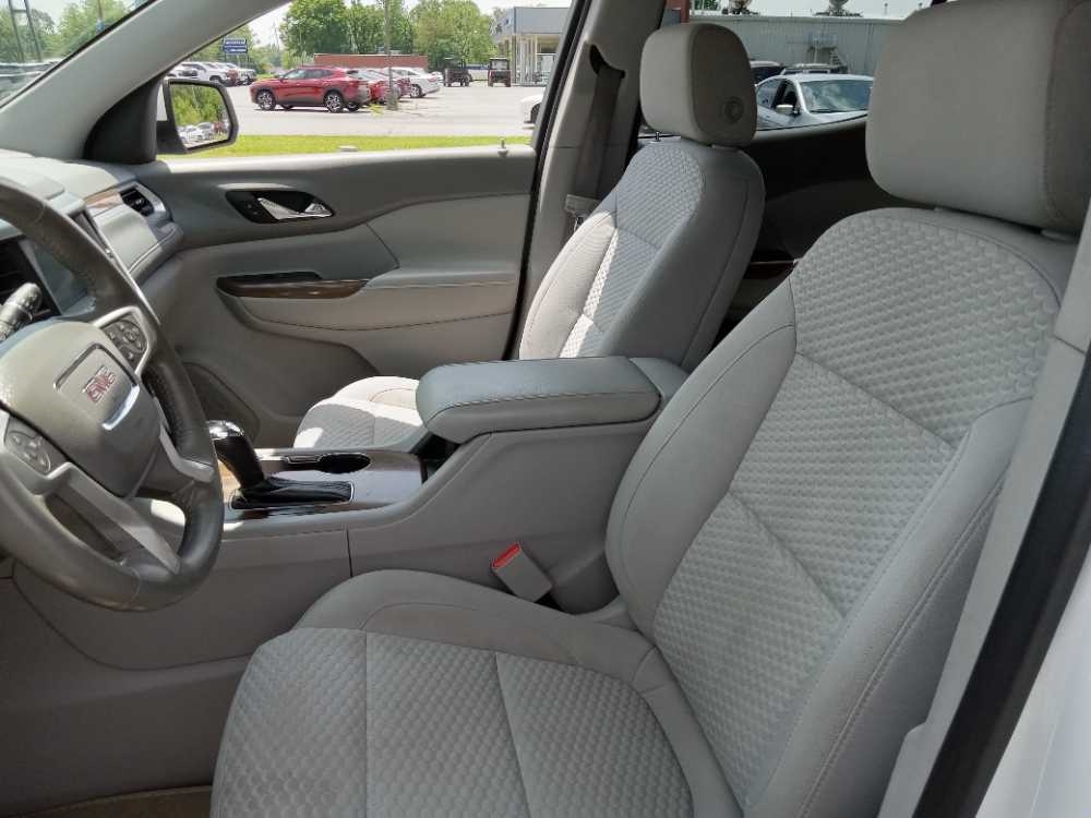 GMC ACADIA SLE1