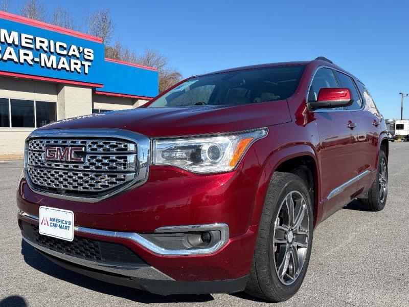 2017 GMC Acadia Denali's photo