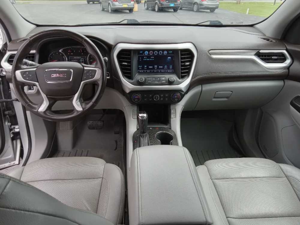 GMC ACADIA SLT1