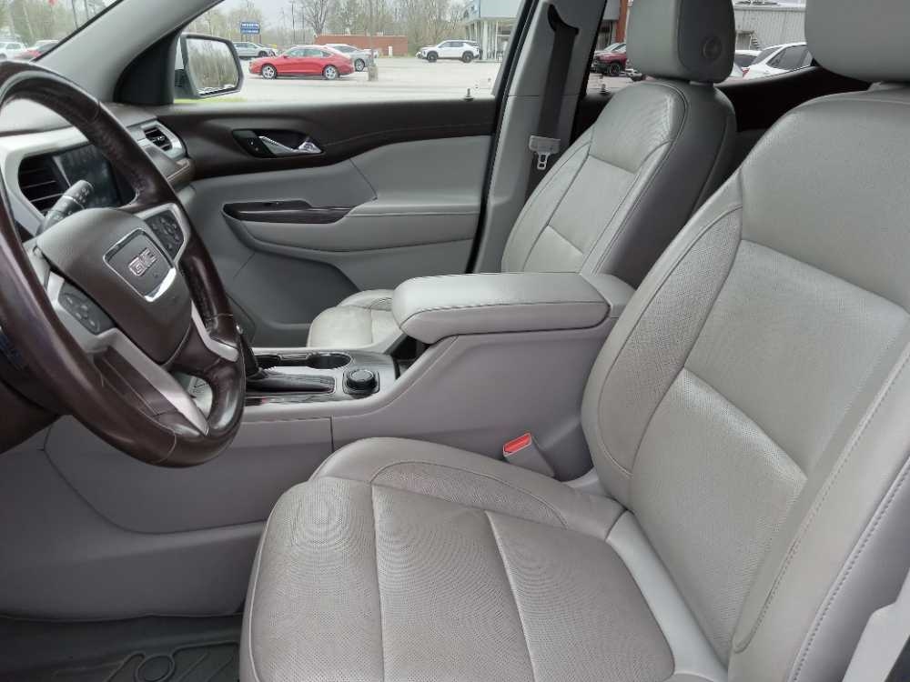 GMC ACADIA SLT1