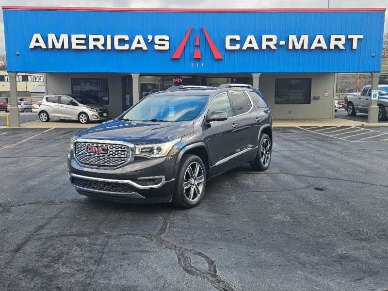 2017 GMC Acadia Denali's photo