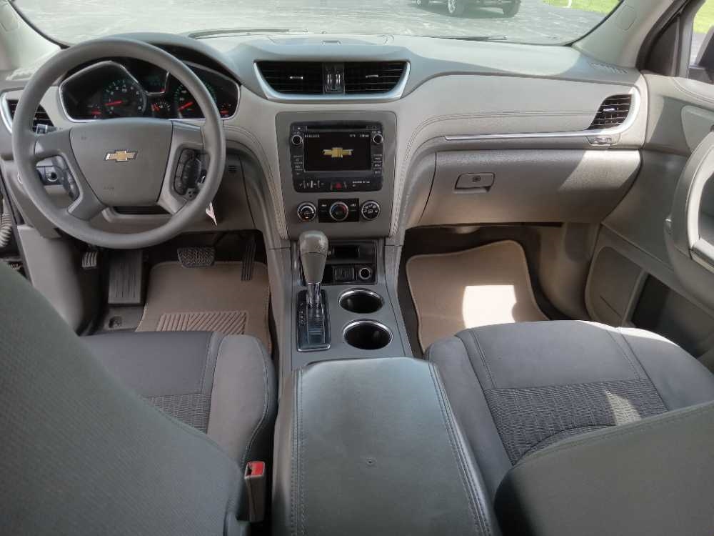 CHEVROLET TRAVERSE LS