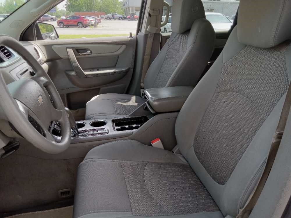 CHEVROLET TRAVERSE LS