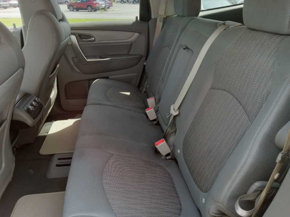 CHEVROLET TRAVERSE LS