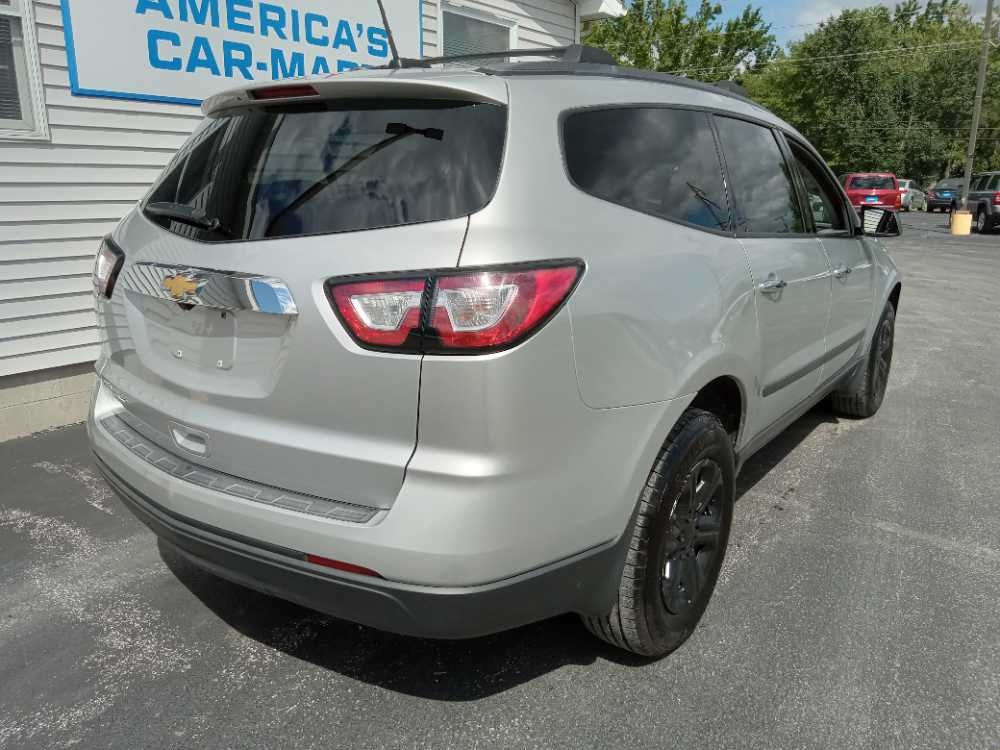 CHEVROLET TRAVERSE LS