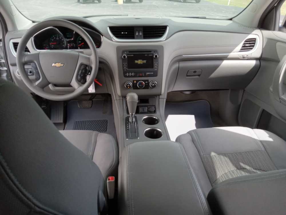 CHEVROLET TRAVERSE LS