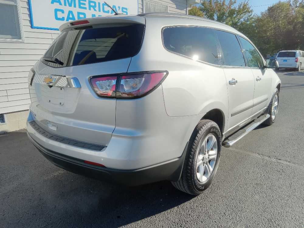 CHEVROLET TRAVERSE LS