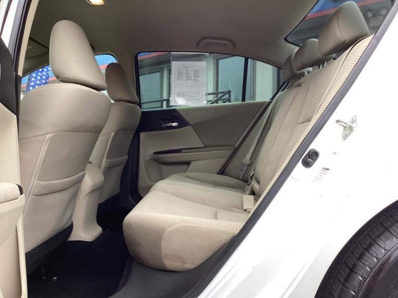 2015 Honda Accord LX's photo