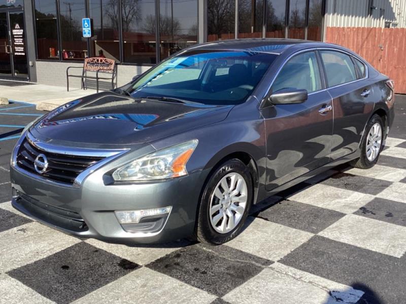 2014 Nissan Altima S's photo