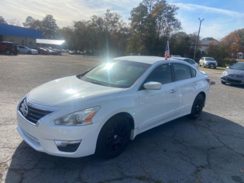 2015 Nissan Altima S's photo