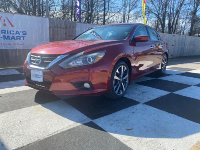 2016 Nissan Altima SR's photo