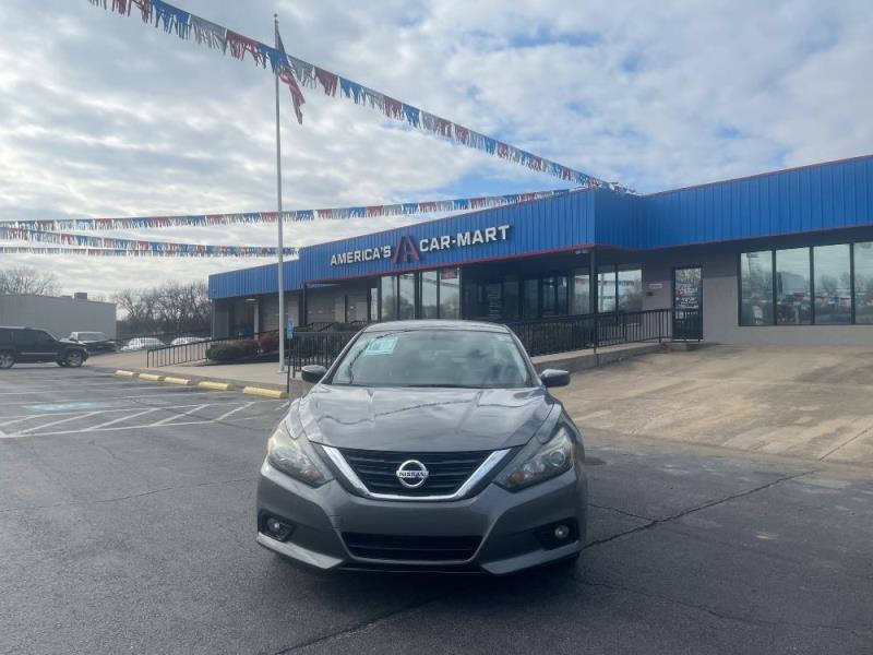 2016 Nissan Altima SR's photo