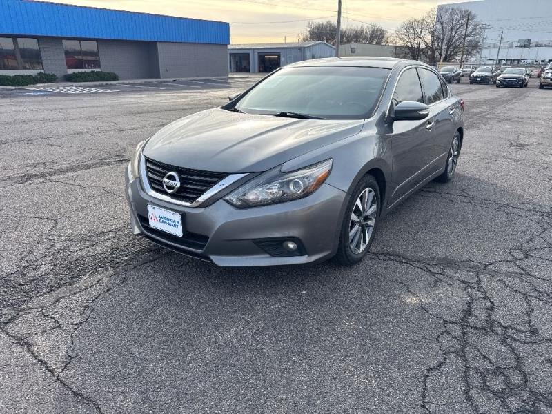 2016 Nissan Altima SL's photo