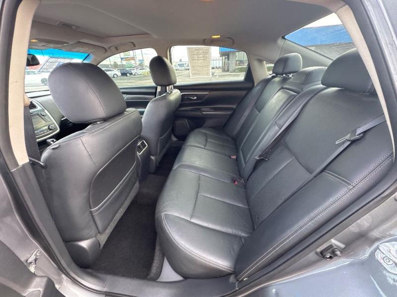 2016 Nissan Altima S's photo