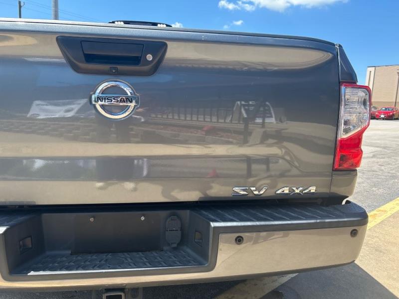 Image of 2018 Nissan Titan SV