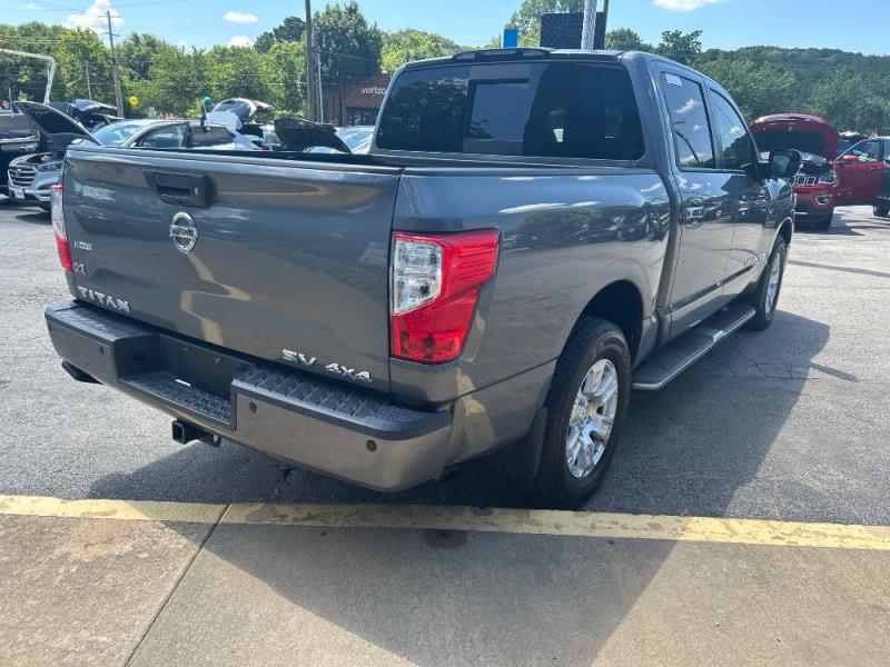 Image of 2018 Nissan Titan SV
