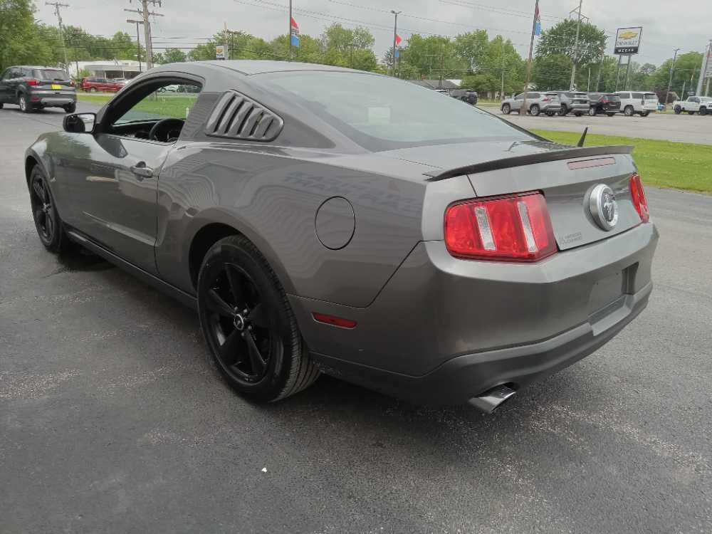 FORD MUSTANG BASE