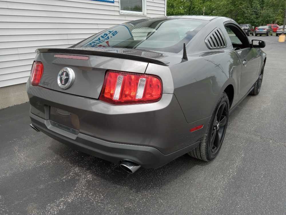 FORD MUSTANG BASE
