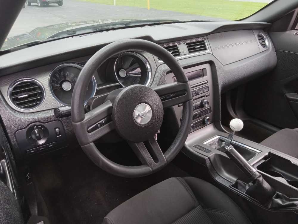 FORD MUSTANG BASE