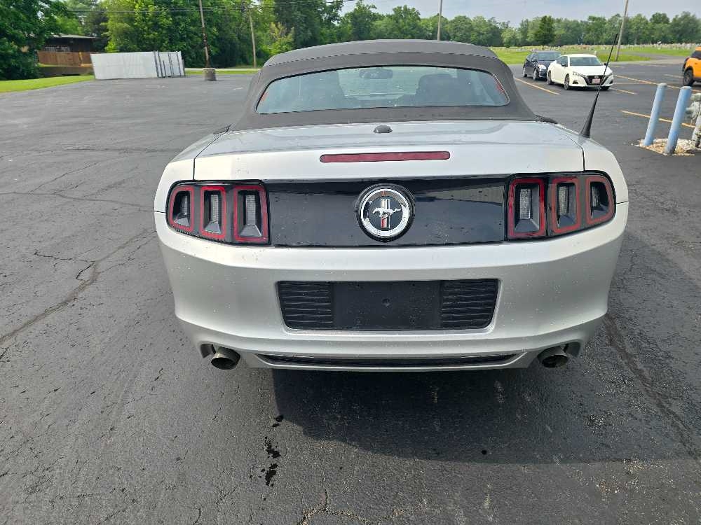 FORD MUSTANG BASE