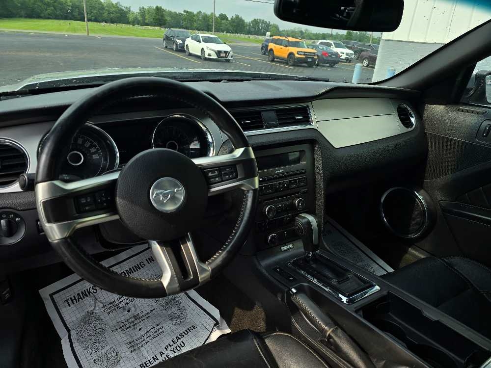 FORD MUSTANG BASE