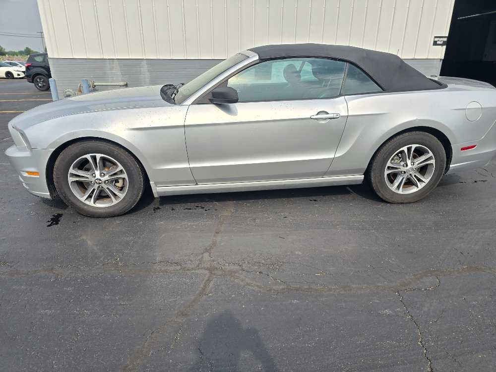 FORD MUSTANG BASE