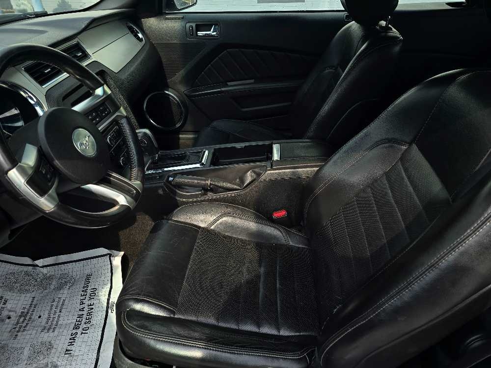 FORD MUSTANG BASE
