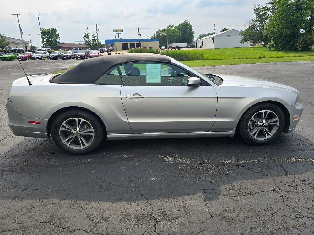 FORD MUSTANG BASE